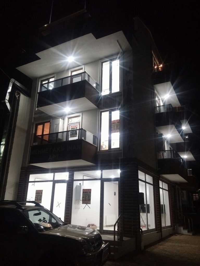 Mehmet Akif İnan apartmanı